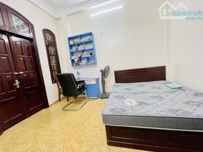 Nhà phố Pháo Đài Láng, 42m , 6 tầng , ô tô câch 40m. - 3