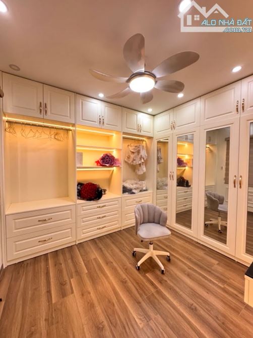 🏠 HÀNG HIẾM NAM TỪ LIÊM - NHỈNH 8 TỶ – NGÕ KINH DOANH – Ô TÔ VÀO NHÀ - TẶNG FULL NỘI THẤT - 3