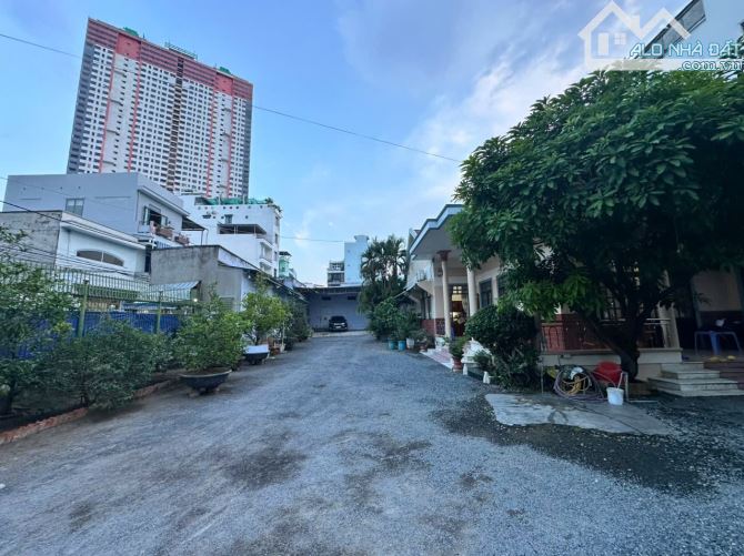 Nhân - Đất ngang 23m 2 mặt tiền Đoàn Trần Nghiệp gần bãi tắm biển - 3