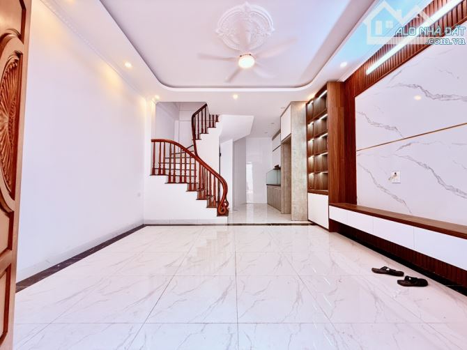 Bán Nhà Ngõ 206 Cổ Linh, Long Biên 33m2, 5T chỉ 5 tỷ (cách ô tô đỗ 25m) - 3