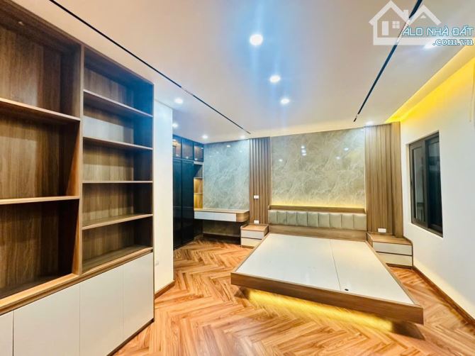 NHÀ TÔN ĐỨC THẮNG, THANG MÁY, CÁCH 1 NHÀ RA MẶT PHỐ, DT: 34.9/40M2, 7T, 13.4 TỶ - 3