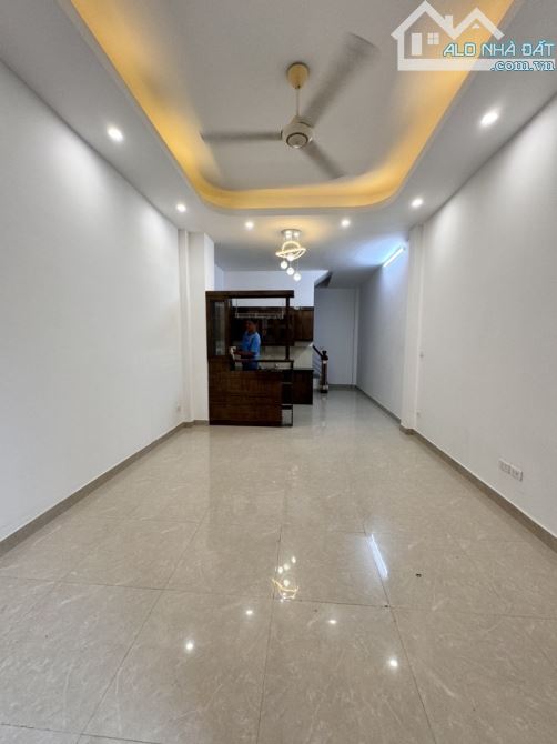 Bán nhà Phúc Lợi - Long Biên - ngõ nông - ô tô đỗ gần - DT 38m2 x 4 tầng  - giá 5. tỷ - 3