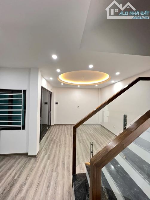 CHO THUÊ NHÀ PHỐ SÀI ĐỒNG LONG BIÊN 9 TRIỆU, 44M, 6 TẦNG, FULL NT, NGÕ RỘNG,KD ONLINE - 3