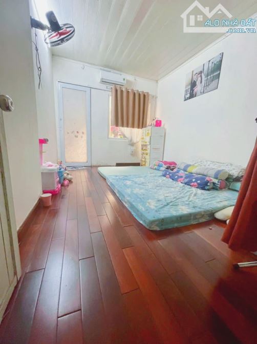 Bán nhà Hòa Hưng, P.12, Quận 10 – 3PN, 2 tầng, 45m² – 6 tỷ- gần hẻm xe hơi gần trung tâm - 3