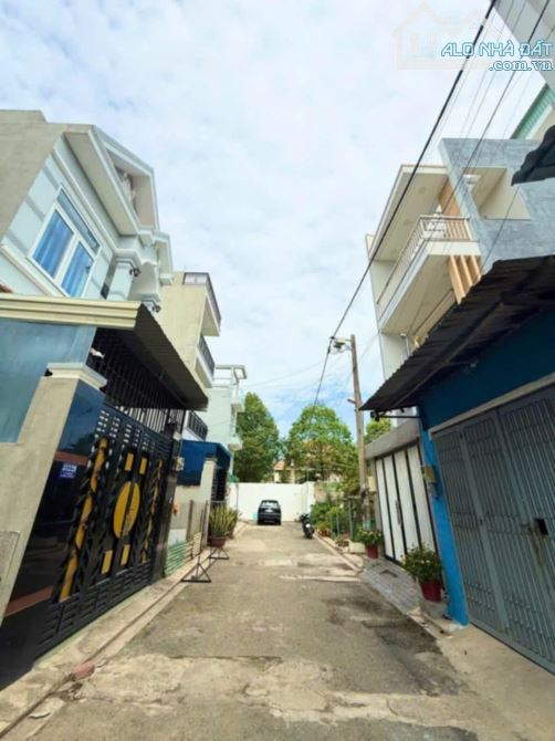 BÁN NHÀ QUẬN 9, NHÀ 3TẦNG DT67M, HẺM XE HƠI TRÁNH NGAY LÃ XUÂN OAI NHỈNH 6TỶ TL - 3