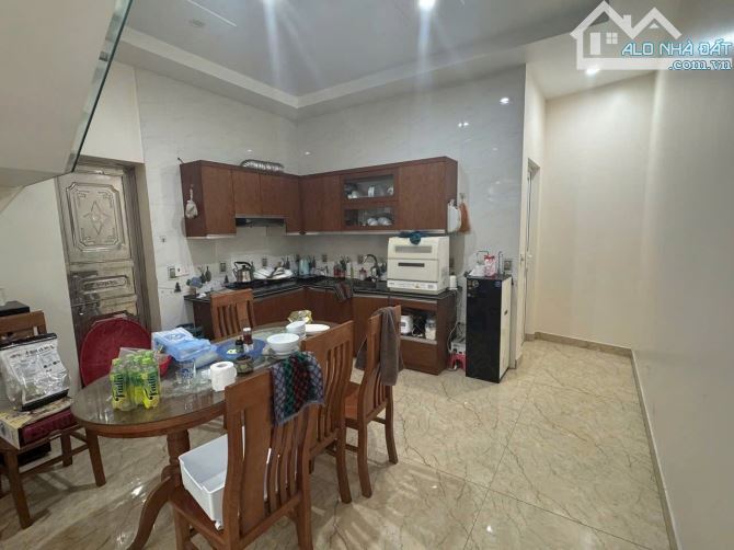 Bán căn villa sân cổng mặt ngõ thông đẹp nhất Cống Mỹ - Nam Sơn giá 4,5 tỷ - 160m2 Nhà xây - 3