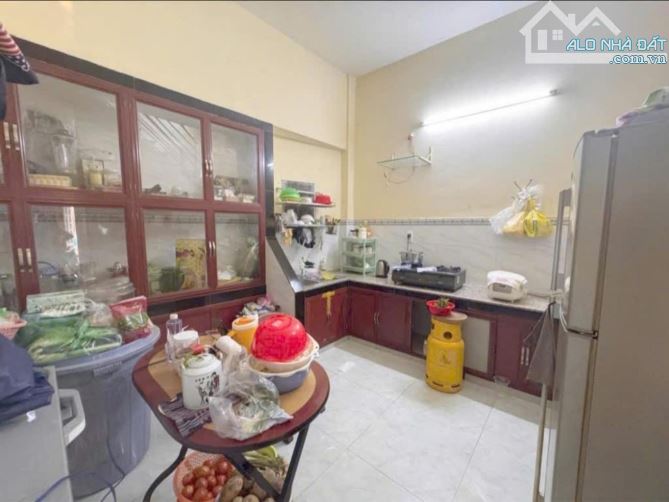 HÀNG HOT _ KỀ BÊN TÊN LỬA QUẬN 6 - TỈNH LỘ 10 - HẺM 4M THOÁNG - NHÀ 2 TẦNG - 50M² - - 3