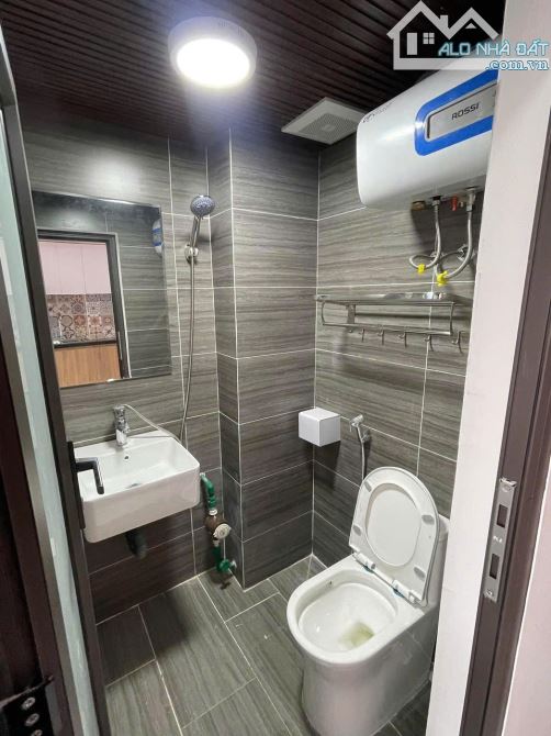 Cho Thuê CCMN Ngõ 86 Hào Nam Đống Đa 20m2 Gác Xép Vskk Ban Công Giặt Riêng Thang Máy - 3