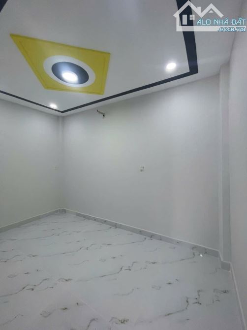 NHÀ ĐẸP 2 TẦNG – HẺM XE HƠI 5M – GIÁP TÂN PHÚ – NGAY NGÃ TƯ BỐN XÃ - 3