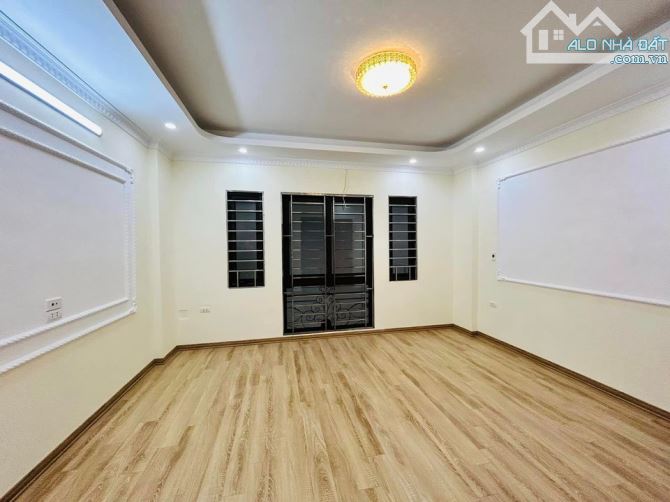 Bán nhà cạnh UB xã Kim Chung, Hoài Đức. Nhà 30m2 xây 5 tầng. Ngõ thoáng cạnh chợ trạm Y Tế - 3