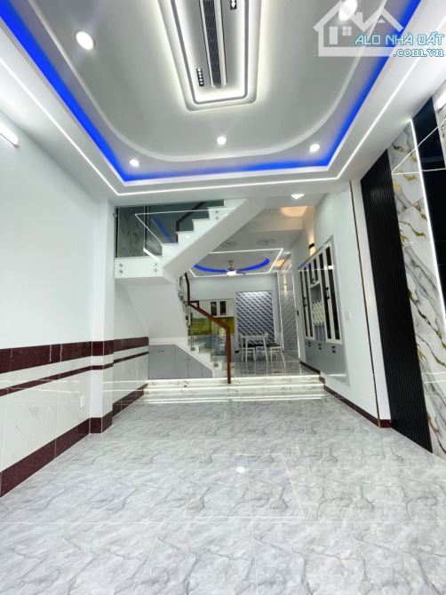 Cực Hiếm! Nhà Mới Keng 3 Tầng, 4PN, Vị Trí Đẹp Hẻm 8m, Tăng Nhơn Phú B - 64m², Giá Chỉ - 4
