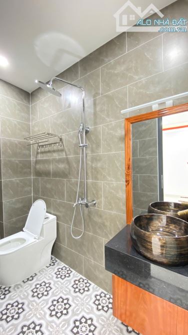 CĂN NHÀ PHỐ 3 TẦNG MỚI XÂY, NỘI THẤT XỊN- ĐẦY ĐỦ CÔNG NĂNG,GẦN BÃI TẮM HÒN CHỒNG NHA TRANG - 4