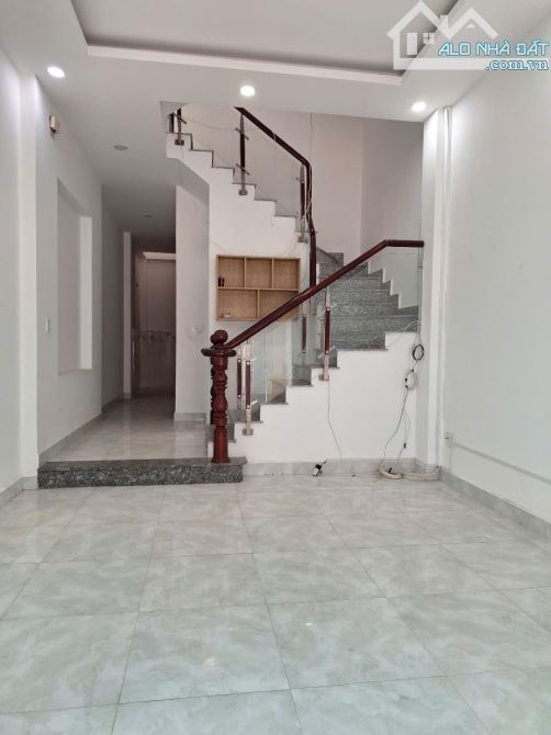 nhà vừa ở vừa kinh doanh 1T 2L, 4PN ngay chợ Long Trường, Nguyễn Duy Trinh, Q9. Chỉ 10tr - 4
