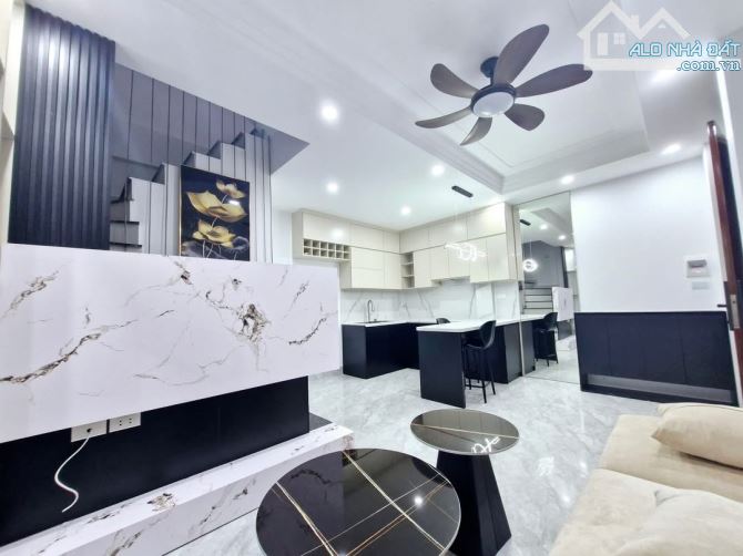 7,59 tỷ dt 40m 5t 6mMT sở hữu nhà minh khai,lô góc,xây mới,gần phố,tt hai bà trưng  - Nằm - 4