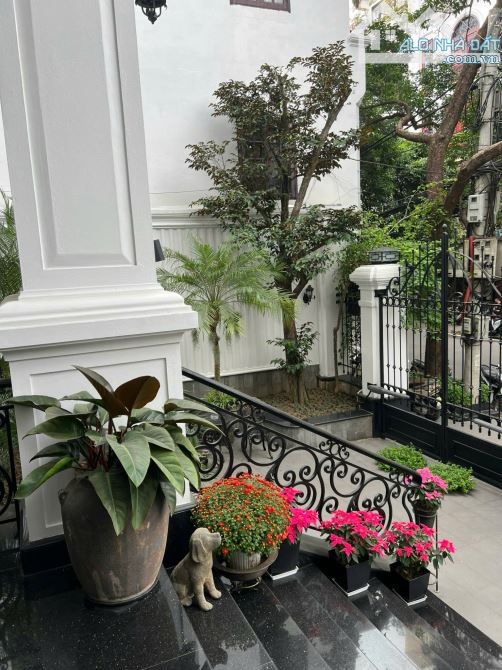Chủ vay bank nhảy nhóm! Quyết tâm bán nhanh biệt thự Bán Đảo Linh Đàm - 310m2 - gần hồ - 4