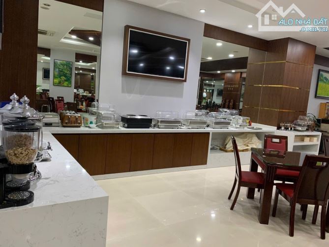 BÁN KHÁCH SẠN  3 SAO,  MẶT TIỀN VIP THÁI VĂN LUNG, TRUNG TÂM Q1, DT: 9x27 KC: Hầm 11 Tầng - 4