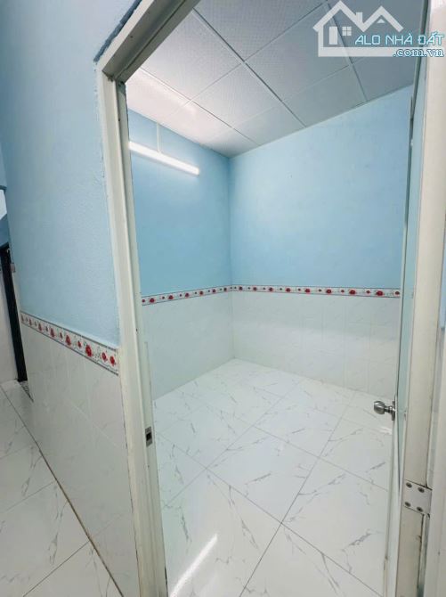 CHỦ GỞI BÁN NHÀ CẤP 4 (DT: 67M2) SỔ RIÊNG THỔ CƯ100% NGAY CÔNG AN P.BỬU HOÀ. GIÁ CHỈ 1,6TỶ - 4