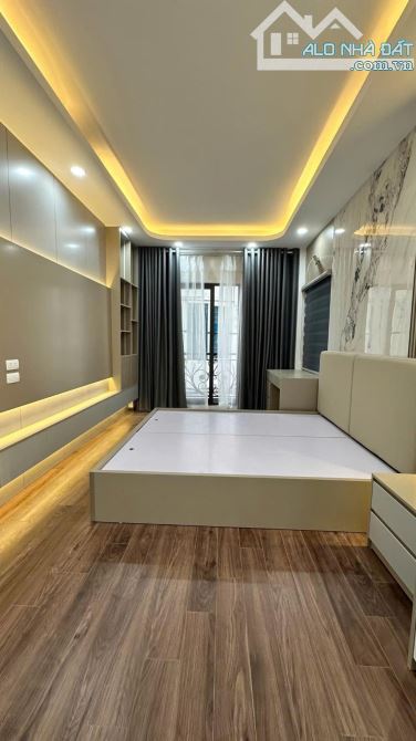 Phố Tân Mai - Ngõ Thông - Nhà Mới - Lô Góc - 4