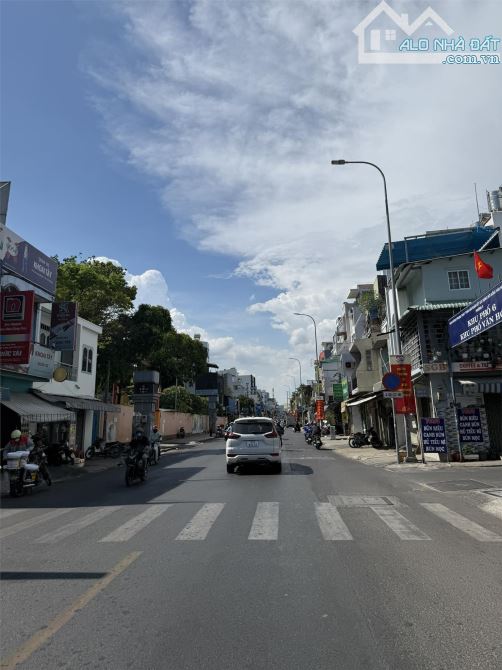 **Bán nhà MT phường 10, Tân Bình, mặt tiền Lạc Long Quân (4*19,2) 15,79 tỷ - 4
