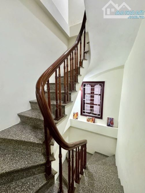 Nhà đẹp cầu giấy, 3 bước chân ra phố, ô tô để đỗ ngày đêm, giá tốt - 4