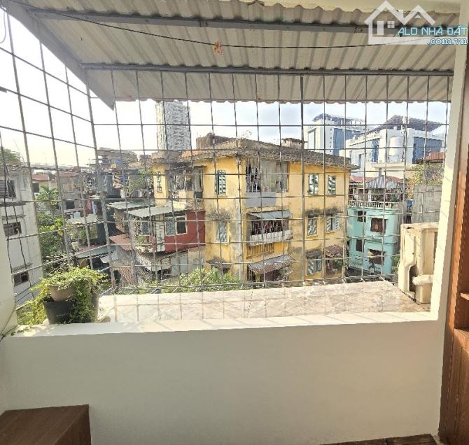 Tập thể 128c Đại La 47/75m2. Giá chào 3.69 tỷ - 4