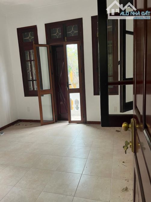 Bán BT Mặt Đường Bùi Xuân Phái, 200m2, Mt 10m, Giá 72 tỷ - 4