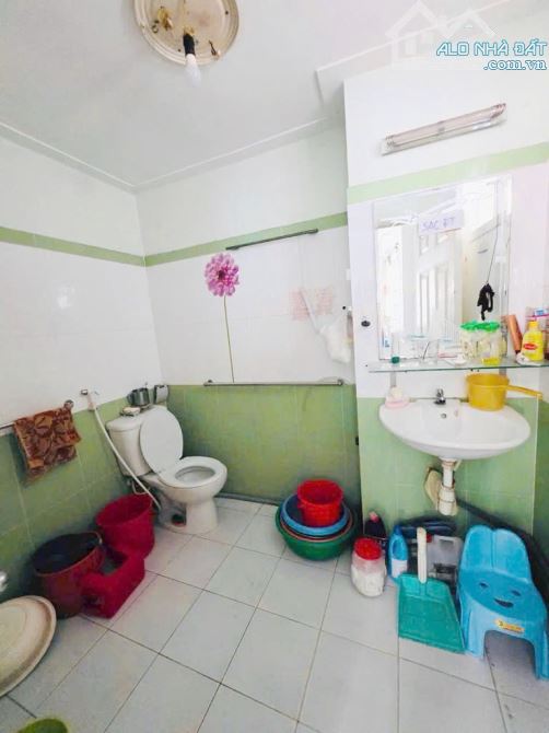 Cần Tiền Bán Gấp Nhà cũ cạnh Nguyễn Đình Chính P.Nhuận 5tầng 160m2 6tỷ hẻm 3m giá xe máy - 4