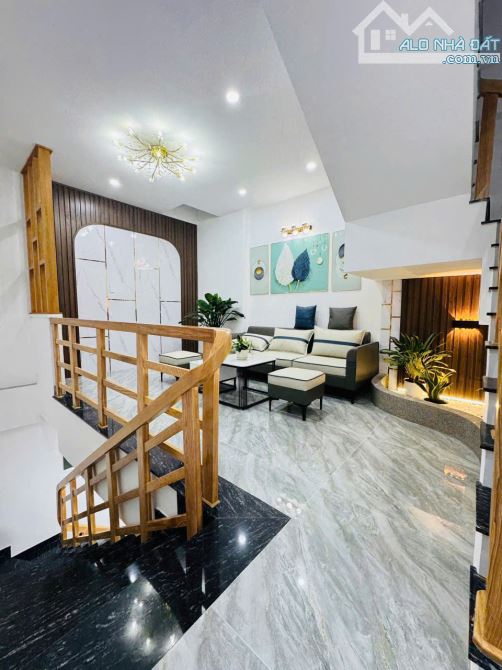 BÁN NHÀ ĐẸP 1 TRỆT 2 LẦU NGAY TRUNG TÂM PHƯỜNG 4 - VŨNG TÀU - GIÁ 6,8 TỶ TL - 4