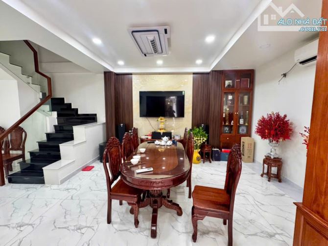 NHÀ NGỘP BANK 8TY , NGAY TRUNG TÂM QUẬN 1- 20TY - 4