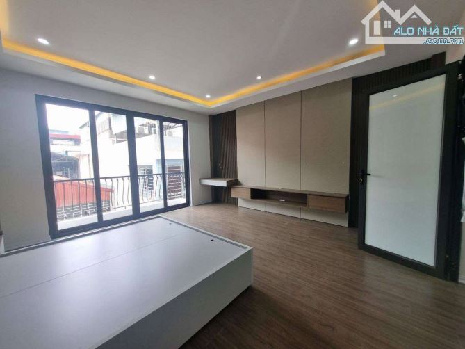 Bán nhà Vương Thừa Vũ  gara ô tô , thang máy , thửa vuông đẹp , 50M2x6T- 16.7 tỷ - 4