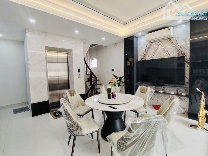 Bán Nhà Dân BỒ ĐỀ!! GẦN CẦU CHƯƠNG DƯƠNG - Mt HƠN 5m - 7 Tầng Thang Máy - 4