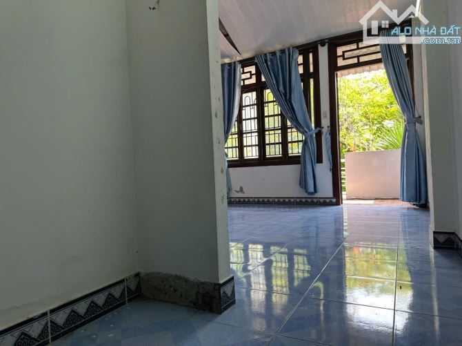 Bán nhà 3 tầng mặt tiền trường sơn cạnh chung cư PH  sổ hoàn công - 4