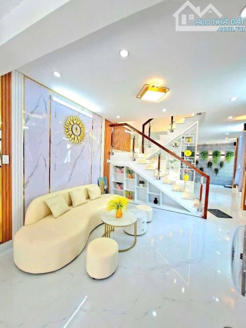 Nhà góc siêu đẹp hẻm xe hơi 2 tầng 3x13m nở hậu 5.5m. Full nội thất. Phú Xuân NB - 4
