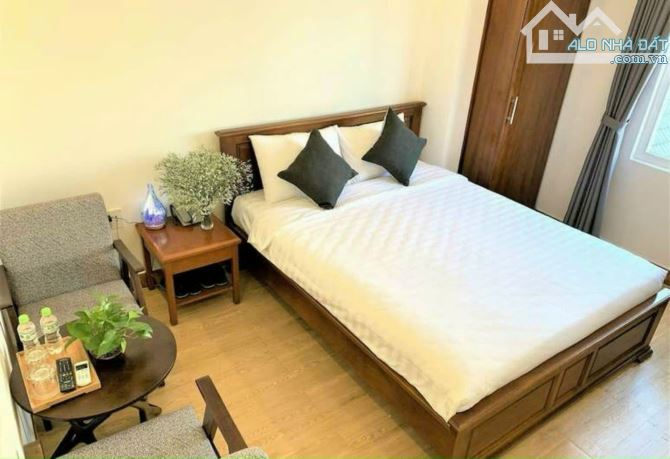 Bán khách sạn tn 300tr/tháng đường Cửu Long, DT: 10x 15m -góc 2mt- hầm 7 tầng giá 45 tỷ TL - 4