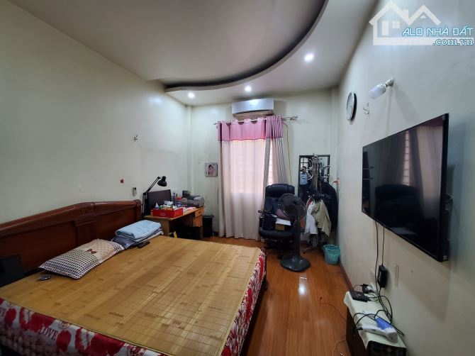 Cho thuê nhà 4 phòng ngủ tại mặt phố Nguyễn Khoái, Q. Hai Bà Trưng, KD tốt - 4