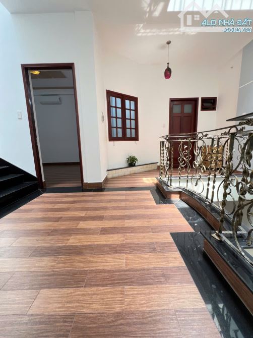 Bán biệt thự đường Nguyễn Hậu, 8mx15m, 3 lầu, giá 17.2 tỷ, P. Tân Thành, Q. Tân Phú - 4
