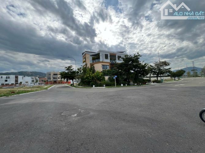 BÁN LÔ GÓC ĐẸP ĐỐI DIỆN CÔNG VIÊN MẶT TIỀN ĐƯỜNG 27M GÓI 5 MỸ GIA (THÁI HƯNG) - 4