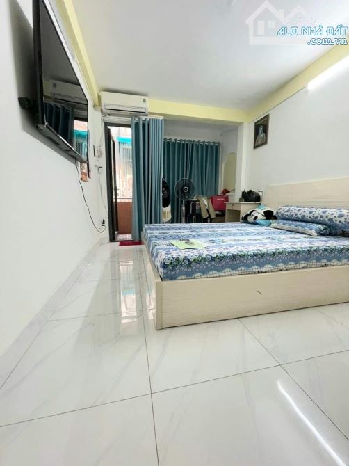 Nhà full nội thất Nguyễn Tiểu La, 3 Lầu ST, 3PN 3WC, 3.2x10m, 15 Triệu - 4