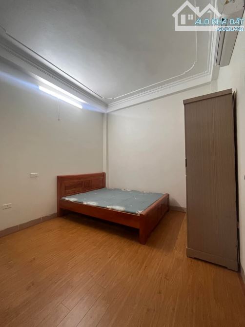 Bán nhà Dịch Vọng Hậu - Ngõ thông - Ba gác - Kinh doanh - 40m2 - 10 tỷ - 4