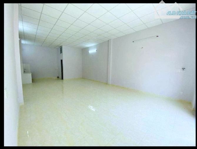 BÁN GẤP NHÀ MẶT TIỀN 70M2(5X15M), ĐƯỜNG 10M THÔNG TRUNG MỸ TÂY. 4 TỈ - 4