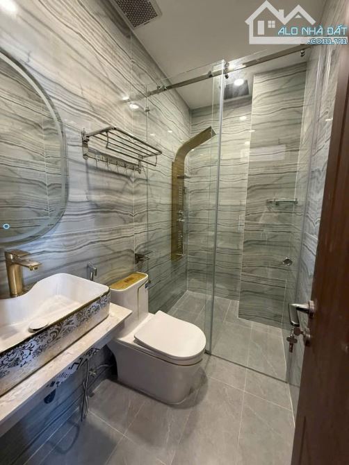 Bán nhà mặt tiền đường số  43 Bình Thuận Q7, Dt 4x 20 m. gồm 4 lầu Giá 17,5 tỷ - 4