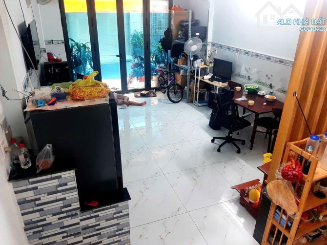 bán nhà HXH Thoại Ngọc Hầu,Tân Phú 38m2,4 tầng,giá chỉ 6.4T - 4