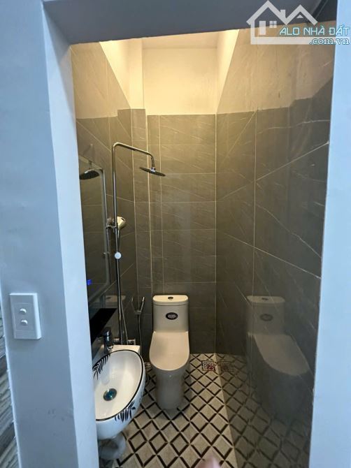 Bán nhà mới hẻm 79 Tân Hòa Đông, P.14, Quận 6 (3x11m) Trệt 2 Lầu. Giá 5 tỷ - 4