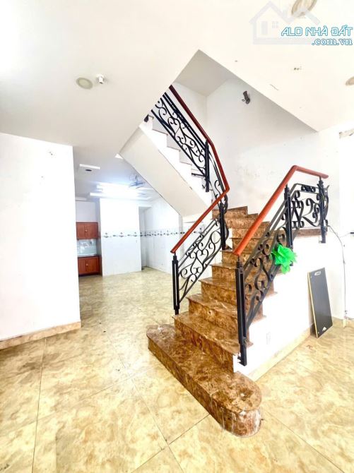 Nhà Mặt Tiền Chợ Vải Tân Bình – Đầu Tư Sinh Lời – Giá Tốt .DT 73m2.5 tầng.Lạc Long Quân - 4
