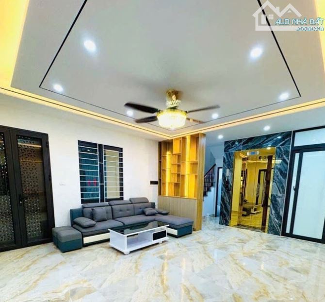 🚨 NHÀ 6 TẦNG - THANG MÁY – 52M2 – 3 MẶT THOÁNG- GIA THỤY - LONG BIÊN - 4