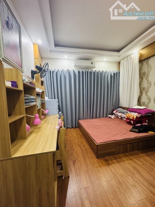 NHÀ BÁN CẦU GIẤY - DÂN XÂY - MẶT NGÕ RỘNG THOÁNG - Ô TÔ GẦN - 30MÉT RA PHỐ   - DT 40M - - 4