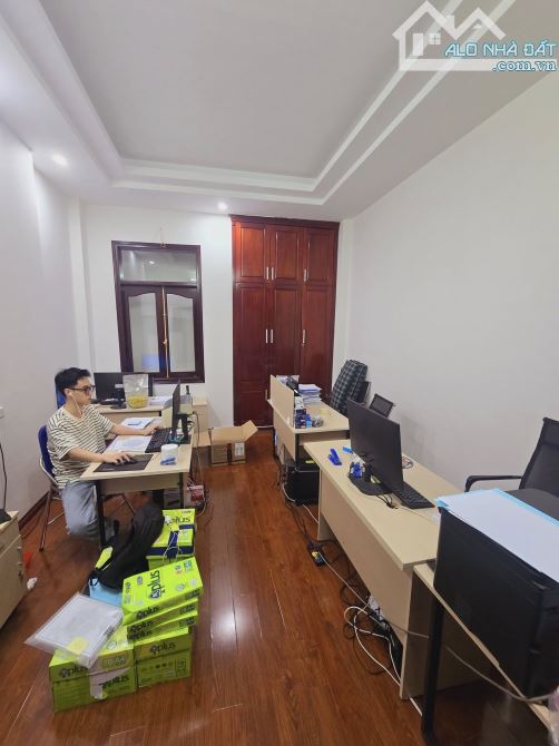 PHÂN LÔ ÔTÔ TRÁNH NGUYỄN VĂN HUYÊN CẦU GIẤY 70M*5T chào 25 TỶ, KINH DOANH, NHÀ RẤT ĐẸP. - 4
