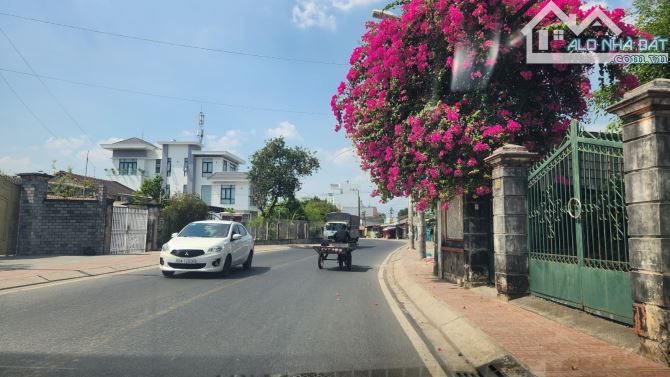 BÁN NHÀ MẶT TIỀN NGUYỄN THỊ THỬ - HÓC MÔN - NGANG 7M - DIỆN TÍCH 300M2 - GIÁ CHỈ 12.9 TỶ - 4