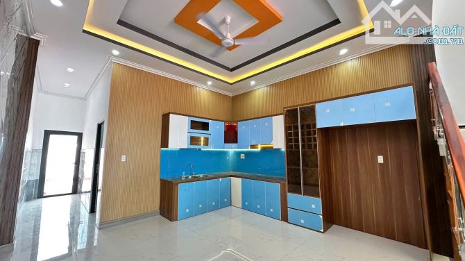 Nhà thiết kế hiện đại 5x35 có sân đậu ô tô ngay chợ Trung Thành SHR. - 4