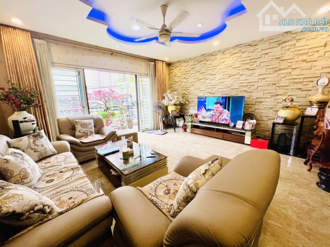 Bán nhà Bồ Đề mặt ngõ to hơn phố 2 thoáng 106 m 5 tầng MT rộng 30 tỷ - 4